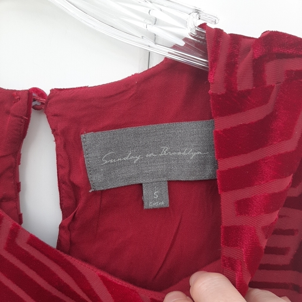 Anthropologie Sunday in Brooklyn Textured Red Velvet Tank Top Size S - Picture 10 of 11